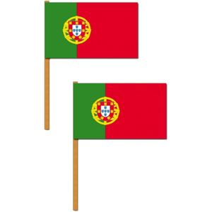 2x stuks luxe zwaaivlag Portugal 30 x 45 cm - Vlaggen feestartikelen/supporters artikelen