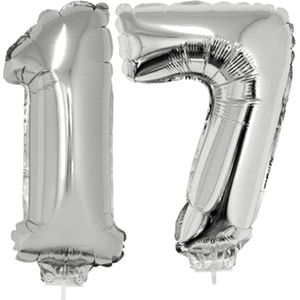 17 jaar leeftijd feestartikelen/versiering cijfers ballonnen op stokje van 41 cm - Combi van cijfer 17 in het zilver