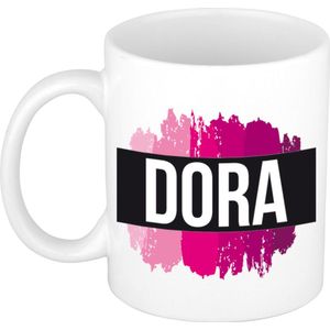 Dora  naam cadeau mok / beker met roze verfstrepen - Cadeau collega/ moederdag/ verjaardag of als persoonlijke mok werknemers