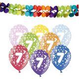 Partydeco 7e jaar verjaardag feestversiering set - 12x ballonnen en 2x feestslingers