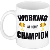 Collega bedankt thuiswerken cadeau mok / beker - Working at home champion - Personeel/ thuiswerkers bedankt kado mokken / bekers