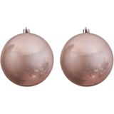 2x Grote lichtroze kunststof kerstballen van 20 cm - glans - lichtroze kerstboom versiering