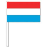 50 Luxemburgse zwaaivlaggetjes 12 x 24 cm