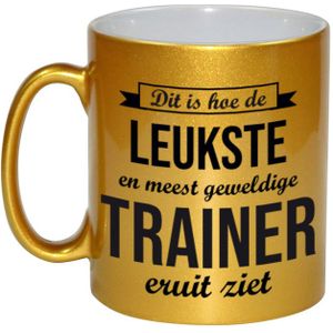 Dit is hoe de leukste en meest geweldige trainer eruitziet cadeau koffiemok / theebeker - goudkleurig - 330 ml - verjaardag / bedankje - cadeau trainer / trainster