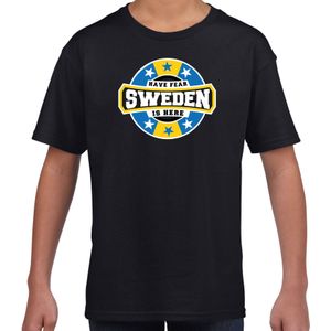 Have fear Sweden is here t-shirt met sterren embleem in de kleuren van de Zweedse vlag - zwart - kids - Zweden supporter / Zweeds elftal fan shirt / EK / WK / kleding