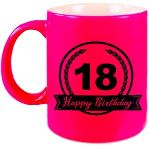 Happy Birthday 18 years cadeau mok / beker met wimpel - 330 ml - neon roze - verjaardag cadeau