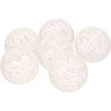 18x Rotan kerstballen wit met glitters 5 cm - kerstboomversiering - Kerstversiering/kerstdecoratie wit