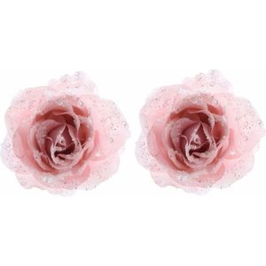 2x Kerstboom decoratie roos poeder roze 14 cm - Kerstversiering roze rozen met glitters 2 stuks