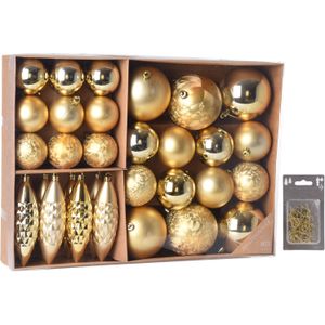 Kerstballen/ornamenten pakket 31x gouden kunststof mix incl. 50x ophanghaakjes - Kerstversiering