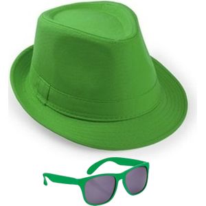 Carnaval verkleedkleding set - hoedje en party zonnebril - groen - volwassenen