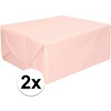 2x Inpakpapier/cadeaupapier lichtroze met stip 200 x 70 cm op rollen - Kadopapier/geschenkpapier