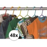 48x Kledinghangers in verschillende kleuren - Kinderkleding kleerhangers - opberggen