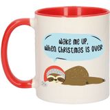 Set van 2x stuks cadeau kerstmokken rood wake me up when Christmas is over - 300 ml - mokken - luieren op Kerstmis - kerstcadeau