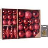 Kerstballen/ornamenten pakket 31x rood kunststof mix incl. 50x ophanghaakjes - Kerstversiering