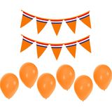 Bellatio decorations - Oranje versiering set - 2x vlaggenlijnen en 50x ballonnen