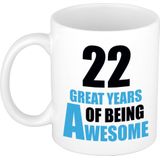 22 great years of being awesome mok wit en blauw - cadeau mok / beker - 29e verjaardag / 22 jaar