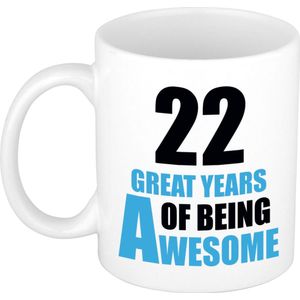 22 great years of being awesome mok wit en blauw - cadeau mok / beker - 29e verjaardag / 22 jaar