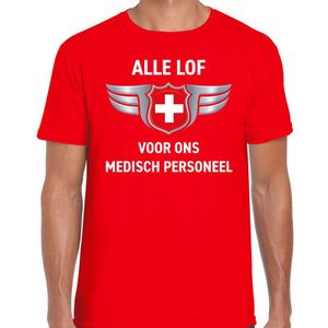 Alle lof voor ons medisch personeel zilveren schild t-shirt rood voor heren - waardering shirtjes - steun zorgpersoneel t-shirt