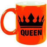 1x Cadeau Queen beker / mok - fluor neon oranje met zwarte bedrukking - 300 ml keramiek - neon oranje bekers