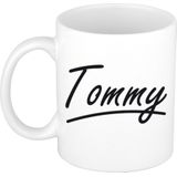 Tommy naam cadeau mok / beker met sierlijke letters - Cadeau collega/ vaderdag/ verjaardag of persoonlijke voornaam mok werknemers