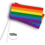 100x Zwaaivlaggetjes/handvlaggetjes met regenboog