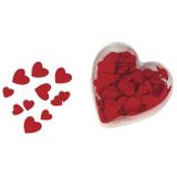 Valentijnsdag cadeau set koffie mok/beker Love hartje met deco strooi hartjes - Hartjes/liefde thema