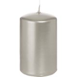 1x Zilveren cilinderkaars/stompkaars 5 x 8 cm 18 branduren - Geurloze zilverkleurige kaarsen - Woondecoraties