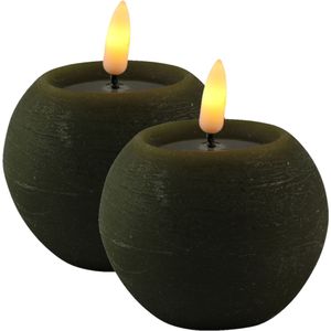 Magic Flame LED kaarsen/bolkaarsen - 2x st- rond - olijf groen - D8 x H7,5 cm