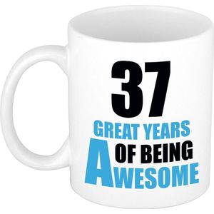 37 great years of being awesome mok wit en blauw - cadeau mok / beker - 29e verjaardag / 37 jaar