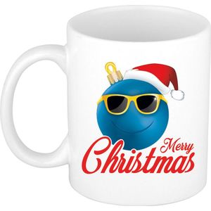 Cadeau kerstmok Merry Christmas vrolijke smiley kerstbal - 300 ml - keramiek - koffiemok / theebeker - Kerstmis - kerstcadeau