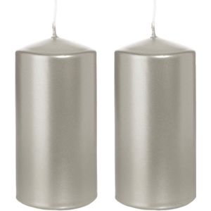 2x Zilveren Cilinderkaarsen/Stompkaarsen 6 X 12 cm 40 Branduren - Geurloze Zilverkleurige Kaarsen