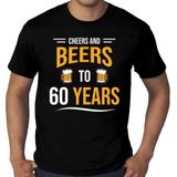 Grote maten Cheers and beers 60 jaar verjaardag cadeau t-shirt zwart voor heren - 60 jaar bier liefhebber verjaardag shirt / outfit