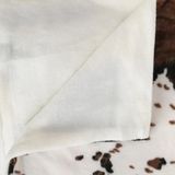 Fleece deken/fleeceplaid wit/bruin koeienprint 130 x 160 cm polyester - Bankdeken - Fleece deken - Fleece plaid
