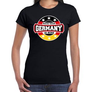 Have fear Germany is here t-shirt met sterren embleem in de kleuren van de Duitse vlag - zwart - dames - Duitsland supporter / Duits elftal fan shirt / EK / WK / kleding