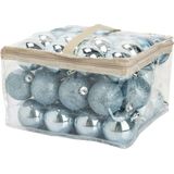 Kerstballen - 48x st - ijsblauw - 6 cm - kunststof - met kerstbalhaakjes zilver