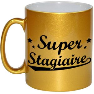 Super stagiaire cadeau mok / beker met sterretjes 330 ml - goudkleurig - keramiek - afscheidscadeau - koffiemok / theebeker