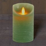 2x Jade groene LED kaarsen / stompkaarsen 12,5 cm - Luxe kaarsen op batterijen met bewegende vlam
