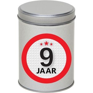 Cadeau/kado zilver rond blik 9 jaar 13 cm - Snoepblikken - Cadeauverpakking voor verjaardag