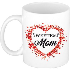 Sweetest mom mok / beker wit met hartjes - cadeau Moederdag / verjaardag