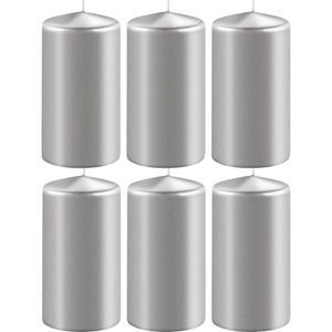 6x Metallic zilveren cilinderkaarsen/stompkaarsen 6 x 8 cm 27 branduren - Geurloze kaarsen metallic zilver - Woondecoraties