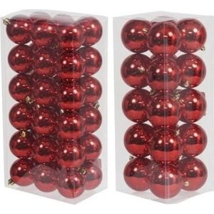 Kerstversiering kunststof kerstballen rood glans 6 en 8 cm pakket van 56x stuks - Kerstboomversiering