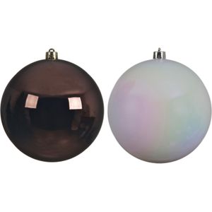 Kerstversieringen set van 2x grote kunststof kerstballen donkerbruin en parelmoer wit 20 cm glans