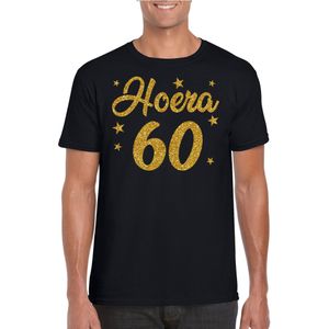 Hoera 60 jaar verjaardag cadeau t-shirt - goud glitter op zwart - heren - cadeau shirt