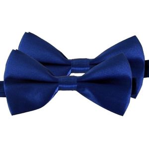 2x Blauwe verkleed vlinderstrikjes 12 cm voor dames/heren - Blauw thema verkleedaccessoires/feestartikelen - Vlinderstrikken/vlinderdassen met elastieken sluiting