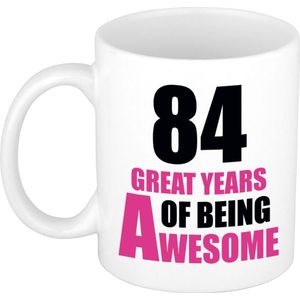 84 great years of being awesome mok wit en roze - cadeau mok / beker - 29e verjaardag / 84 jaar