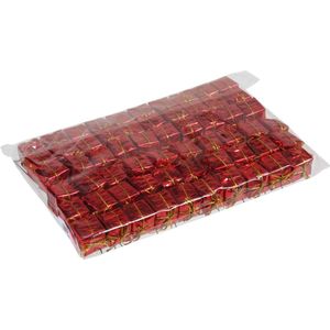 60x stuks decoratie prikkers mini cadeautjes rood 2,5 cm - Decoratiemateriaal/hobby materiaal - Kerstversiering - kerststukjes