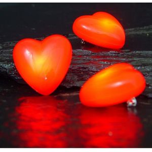 5x Hart broche met knipperlichtje - Rood hartje broche speldje 5 stuks - Valentijn decoratie speldjes