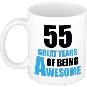55 great years of being awesome mok wit en blauw - cadeau mok / beker - 29e verjaardag / 55 jaar