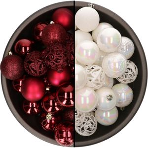 Bellatio Decorations Kerstballen mix - 74-delig - parelmoer wit en donkerrood - 6 cm - kunststof