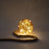 Verlichte kerstballen - 2x st -goud - glas - aan touw -D10 en D15 cm - warm wit